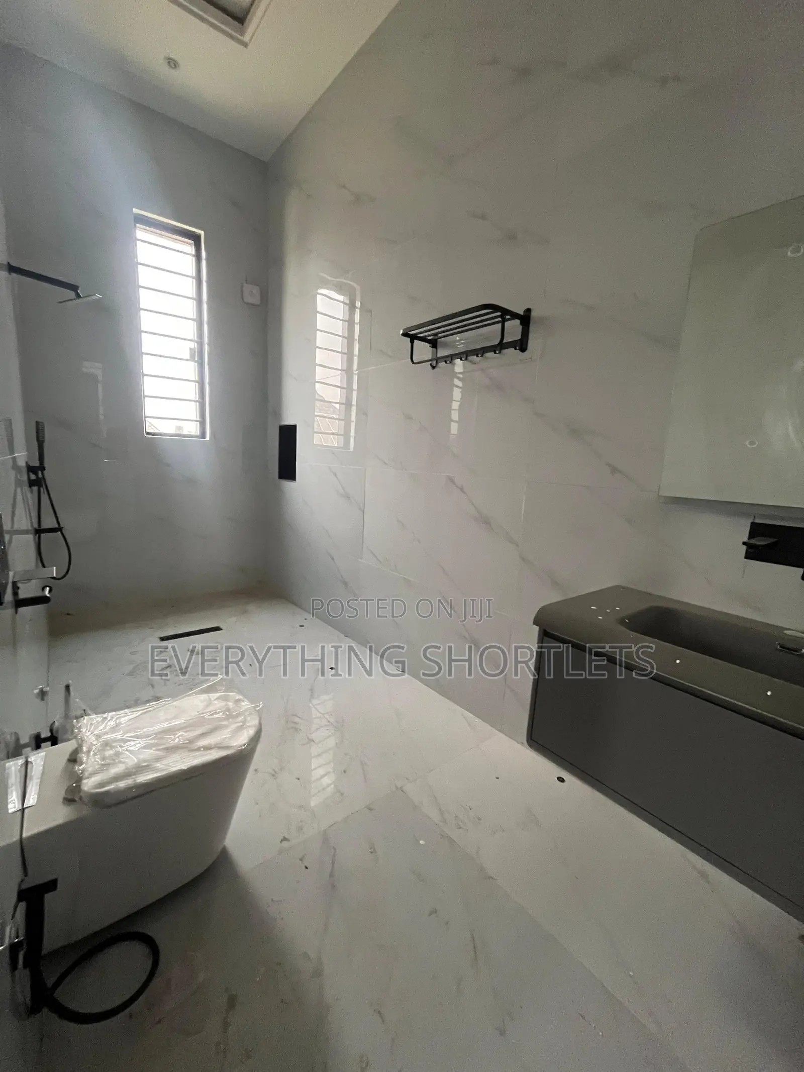 6bdrm Duplex in Apo Resettlement for sale in Apo Resettlement