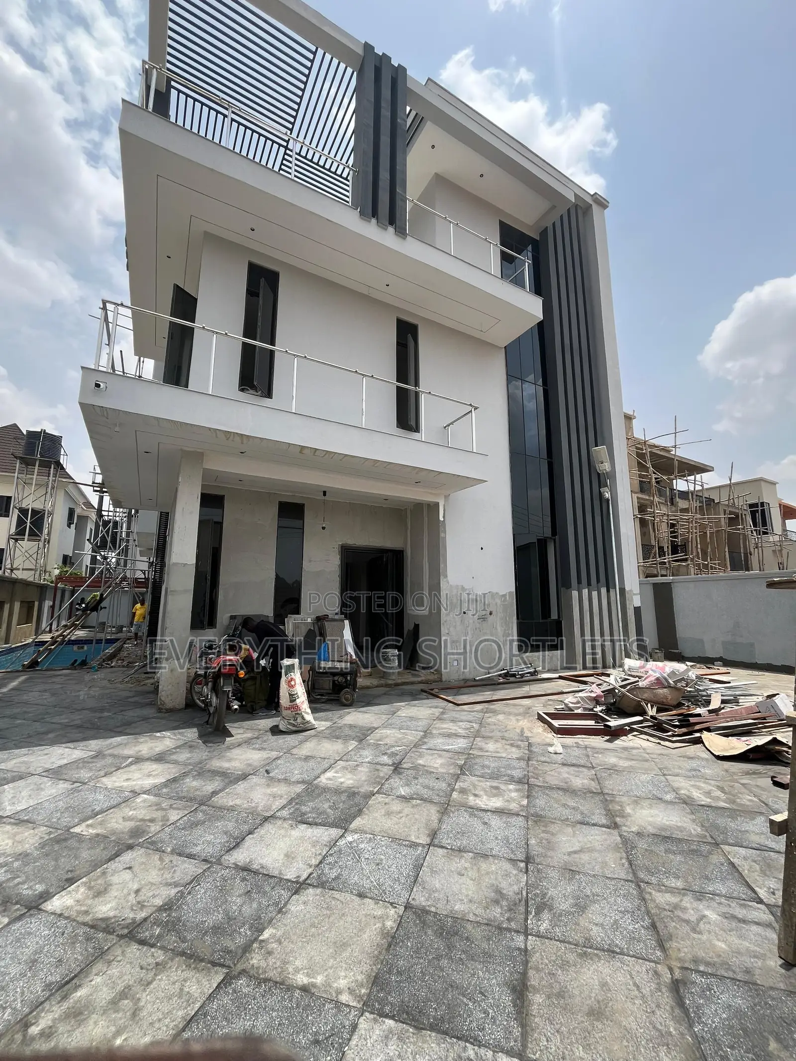 6bdrm Duplex in Apo Resettlement for sale in Apo Resettlement