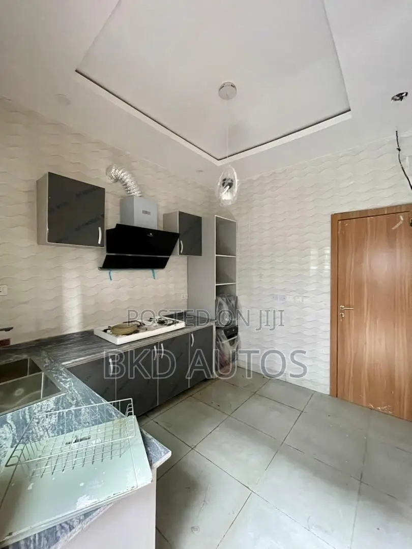 4bdrm Duplex in Ologolo for sale in Ologolo