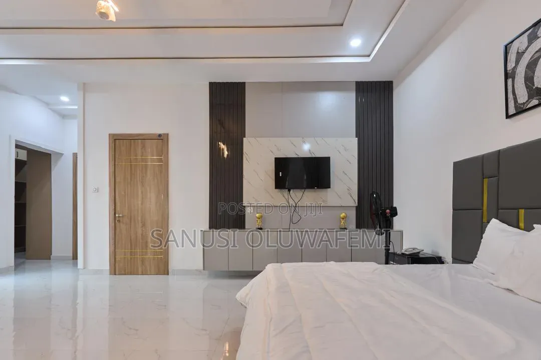 Furnished 5bdrm Duplex in Omole Phase 1 for sale in Omole Phase 1