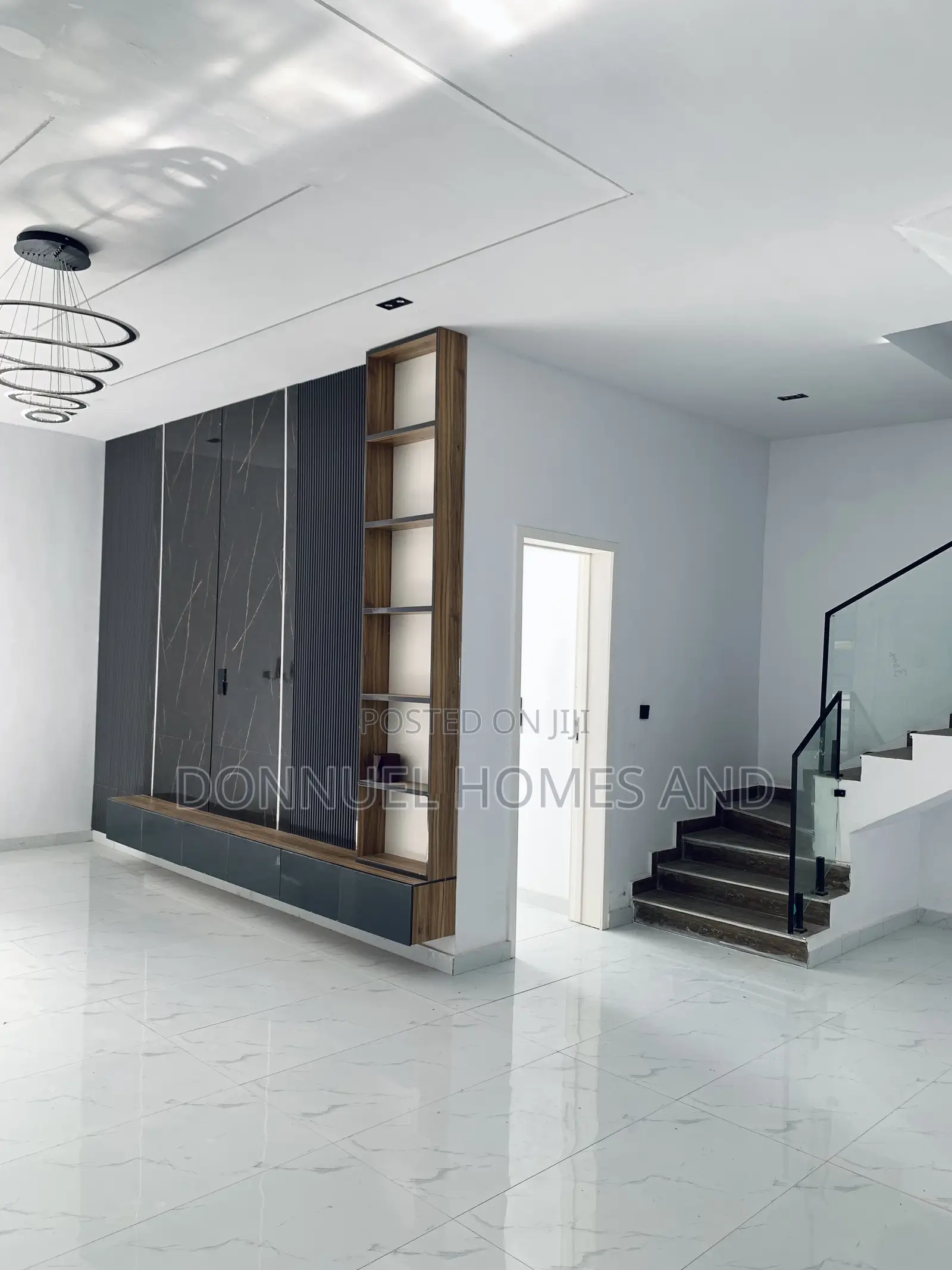 5bdrm Duplex in Ikota for sale in Ikota