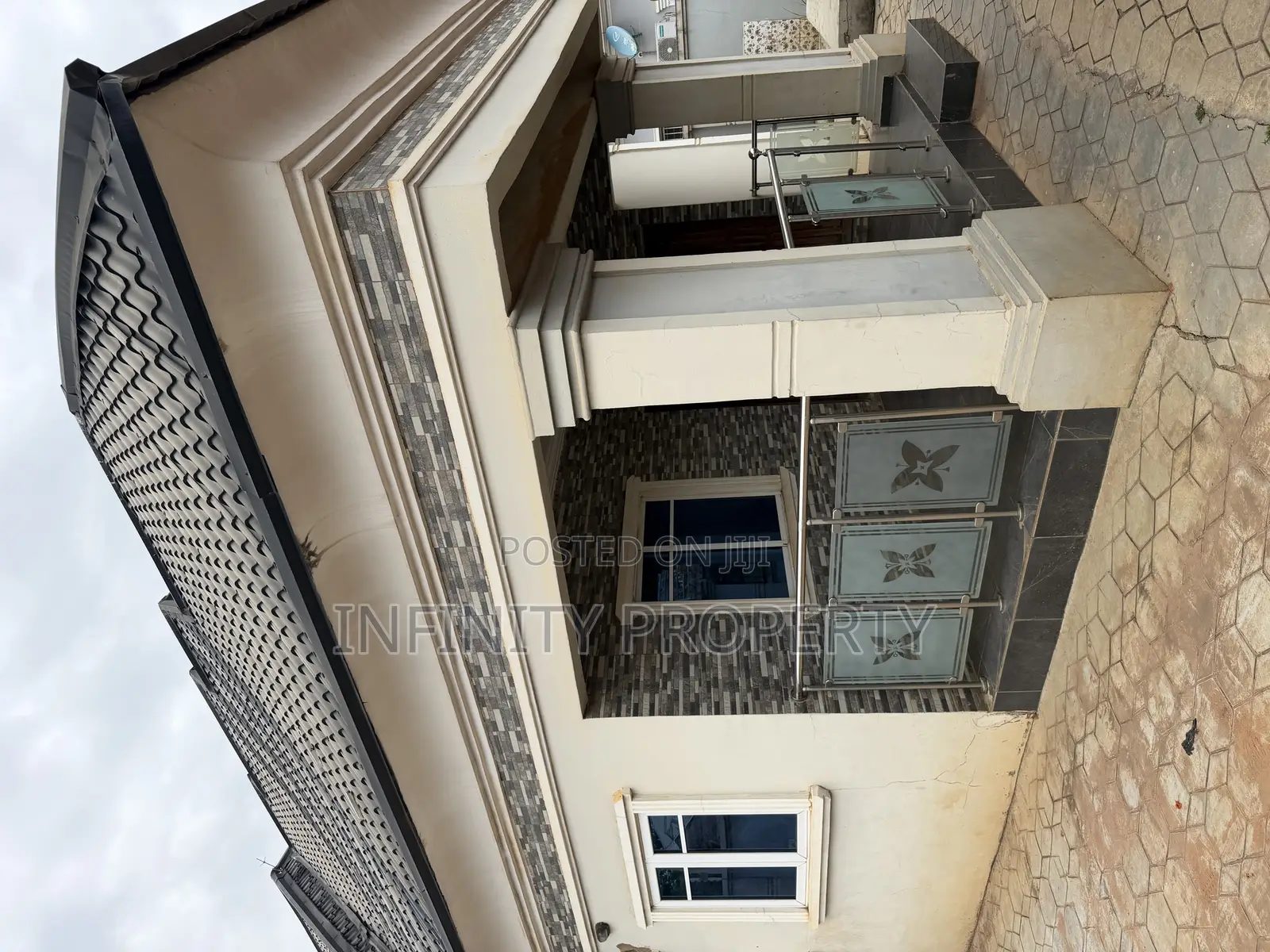 4bdrm Block of Flats in Sapele Road Pz, Benin City for sale in Benin City