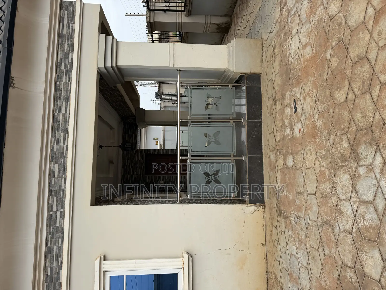 4bdrm Block of Flats in Sapele Road Pz, Benin City for sale in Benin City
