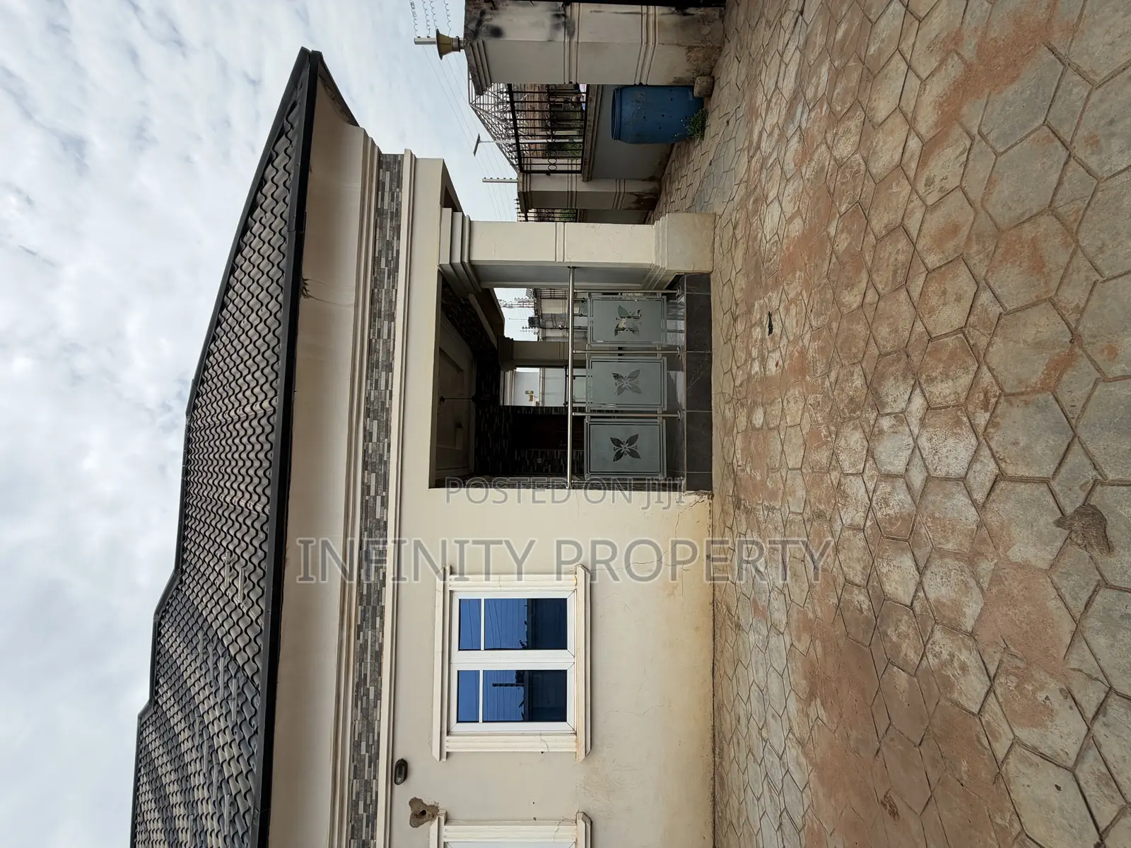 4bdrm Block of Flats in Sapele Road Pz, Benin City for sale in Benin City