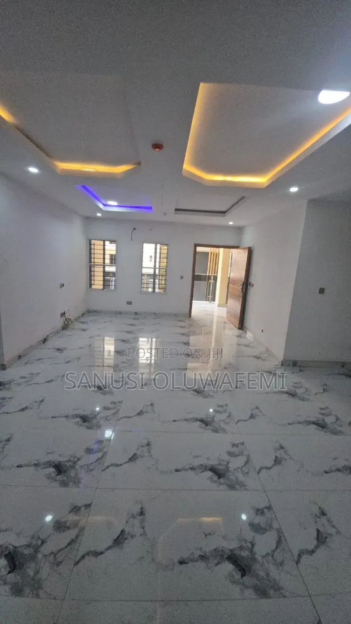 2bdrm Block of Flats in Ikate for sale in Ikate