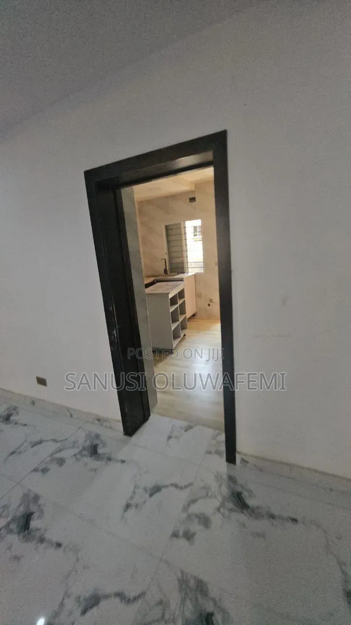 2bdrm Block of Flats in Ikate for sale in Ikate