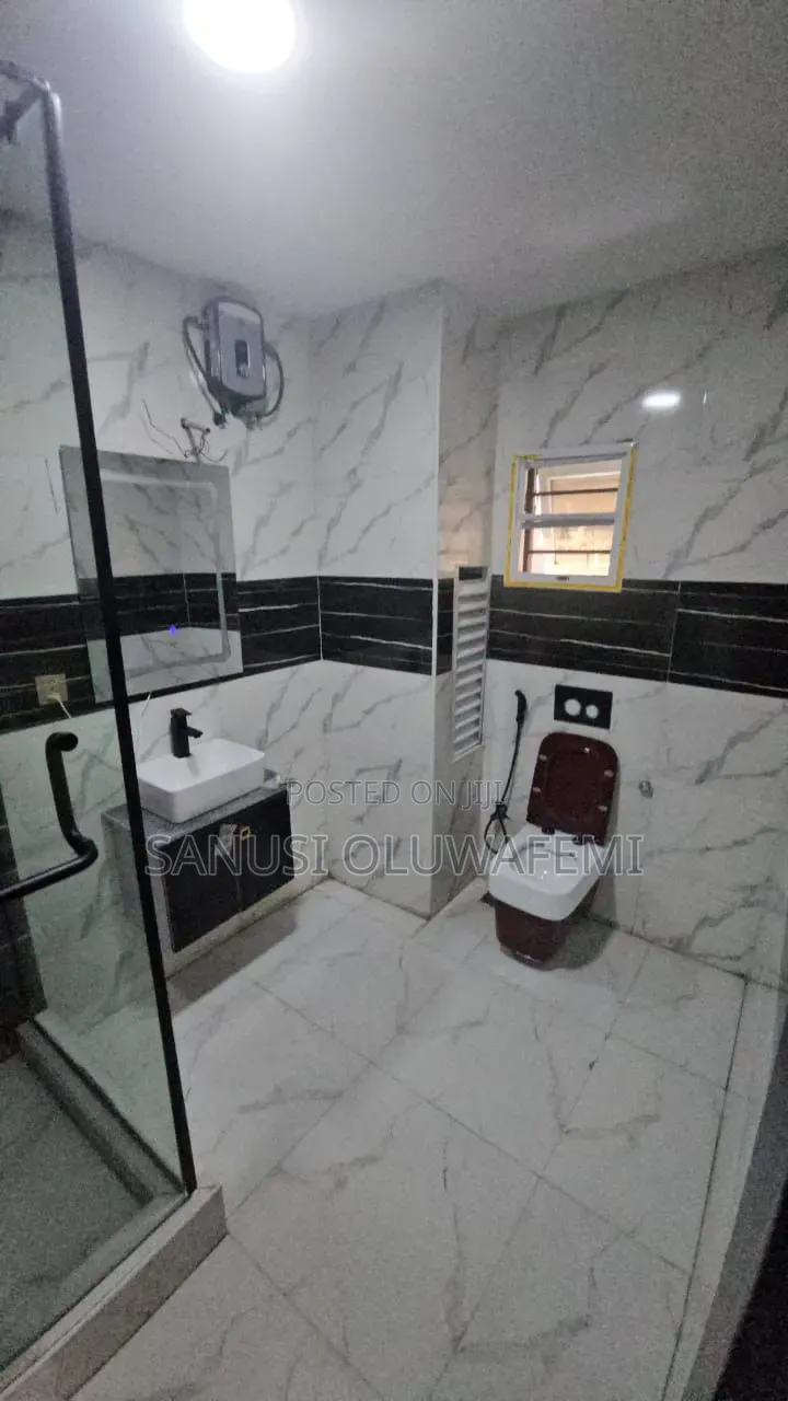 2bdrm Block of Flats in Ikate for sale in Ikate