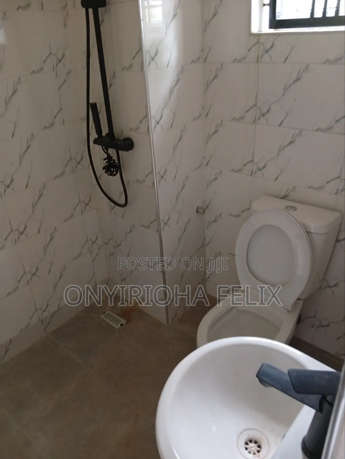 3bdrm Block of Flats in Life Camp By Stella for rent in Life Camp