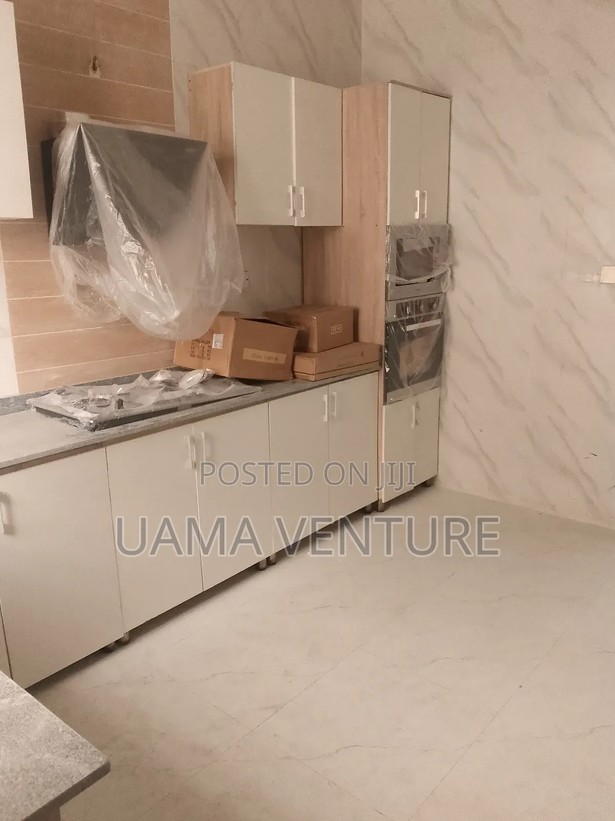 4bdrm Townhouse/Terrace in Off Lekki-Epe Expressway for Sale in Off Lekki-Epe Expressway