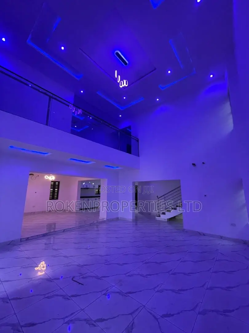 5bdrm Duplex in Malami Estate for sale in Oluyole Estate