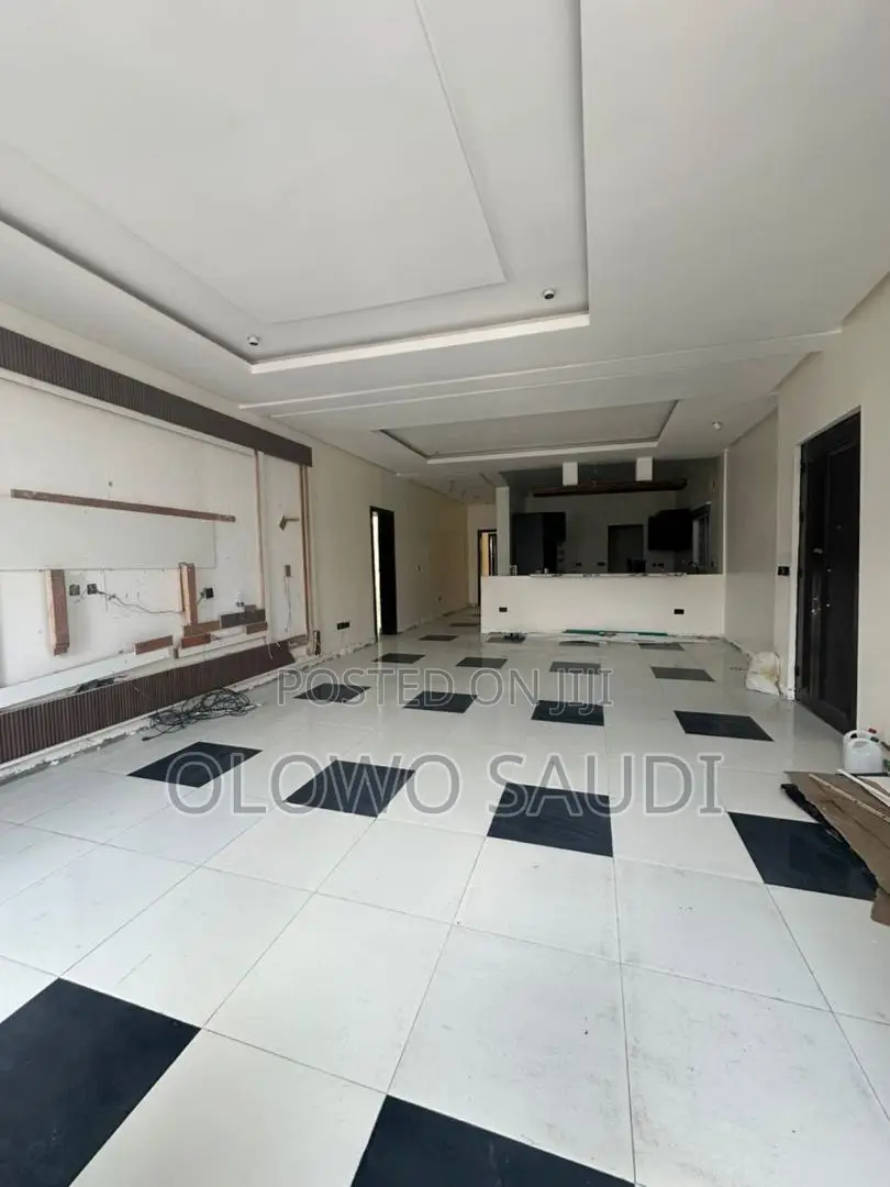 3bdrm Apartment in Vi Lagos, Victoria Island for rent in Victoria Island