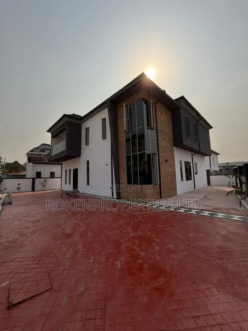 4bdrm Duplex in Calton Gate Gra, for sale in Akobo