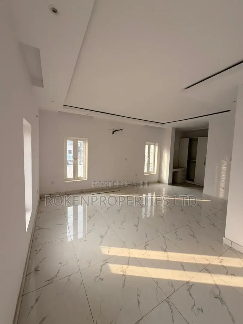 4bdrm Duplex in Kolapo-Ishola Gra, Akobo for sale in Akobo