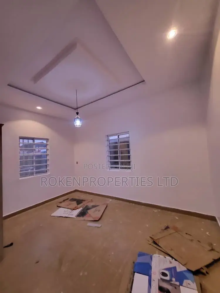 3bdrm Bungalow in Success Estate, Akala Express for sale in Akala Express