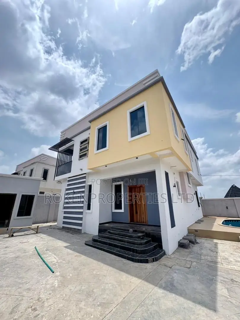 4bdrm Duplex in Calton Gate Gra for sale in Akobo