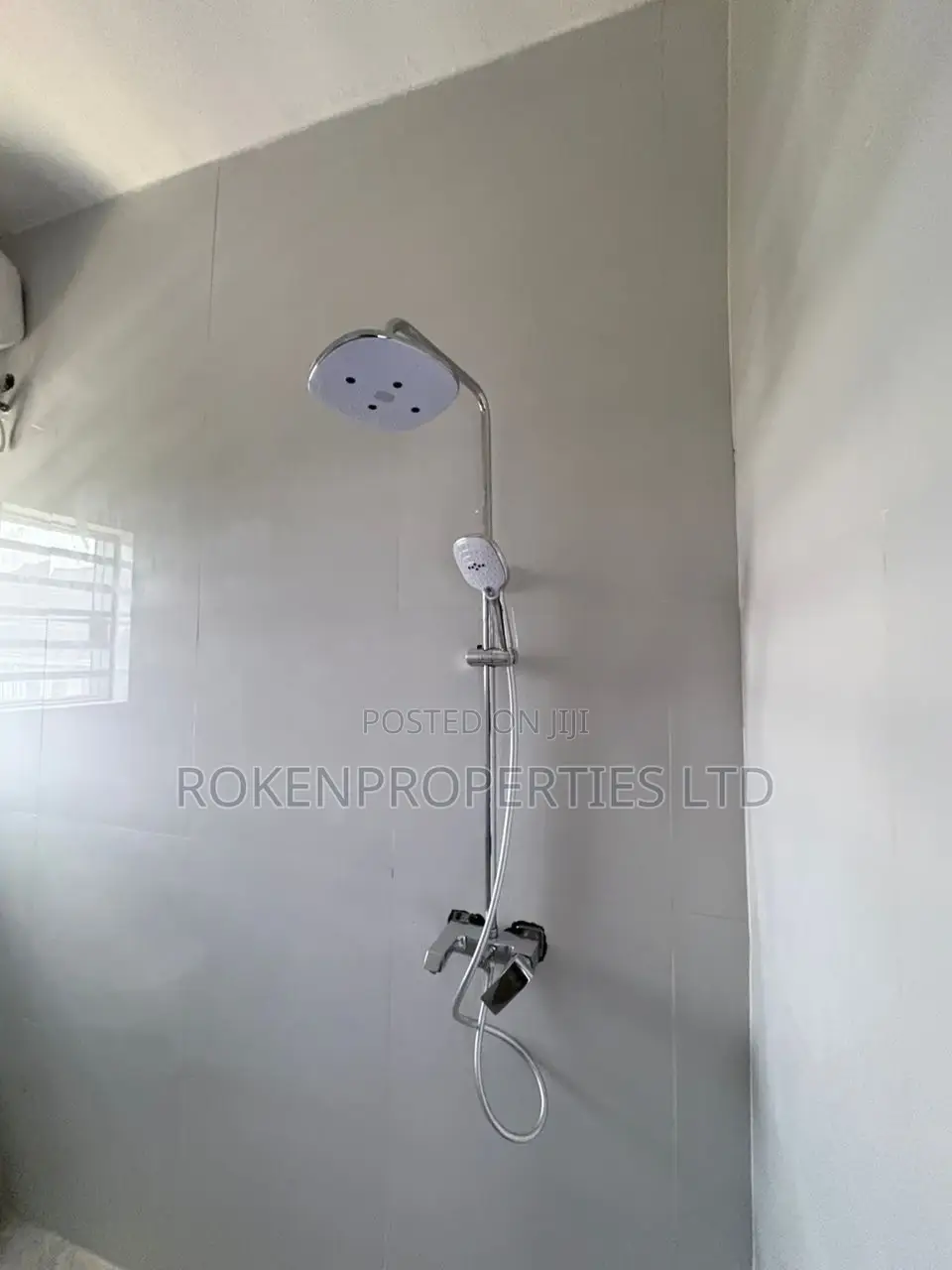 4bdrm Duplex in Calton Gate Gra for sale in Akobo