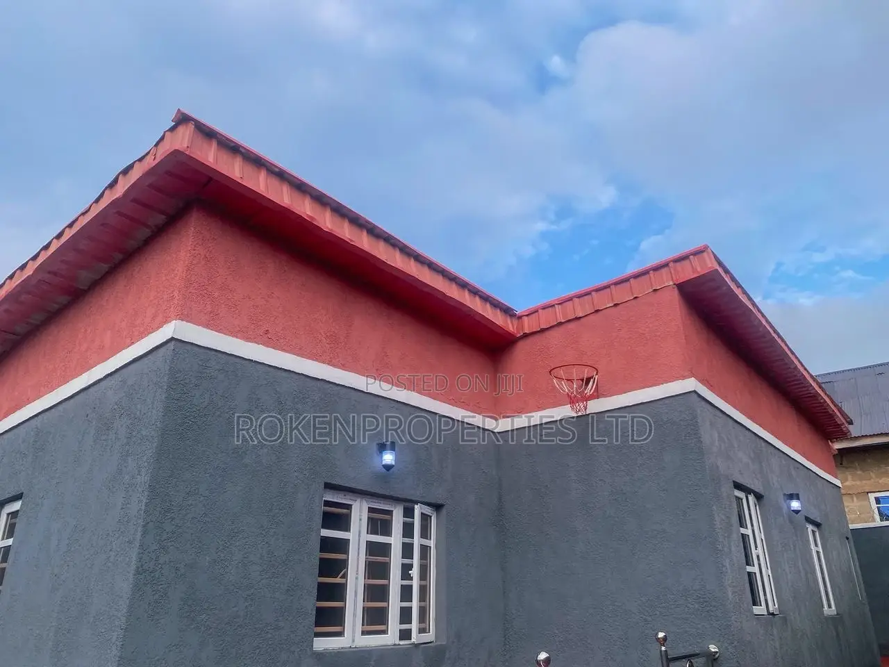 3bdrm Bungalow in Karinkapo Estate, Akala Express for sale in Akala Express
