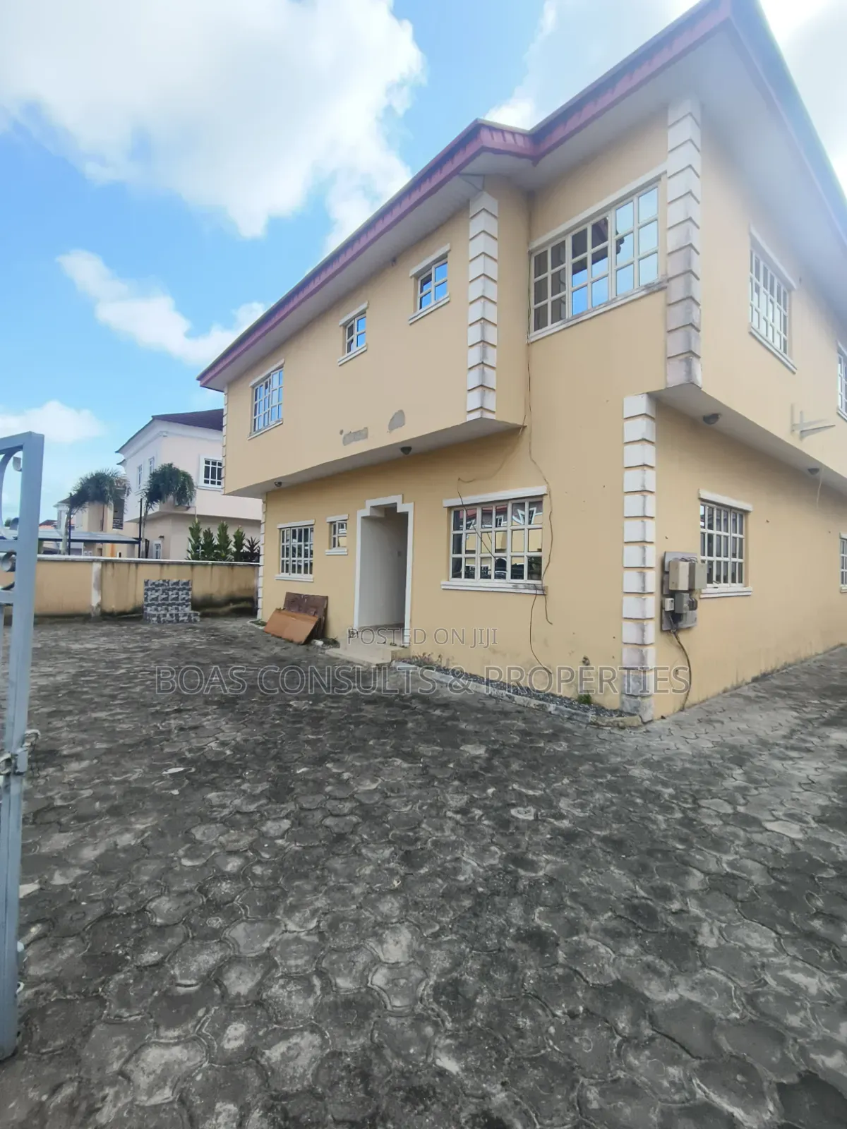 5bdrm Duplex in Ilaje / Lekki for sale in Ilaje / Lekki