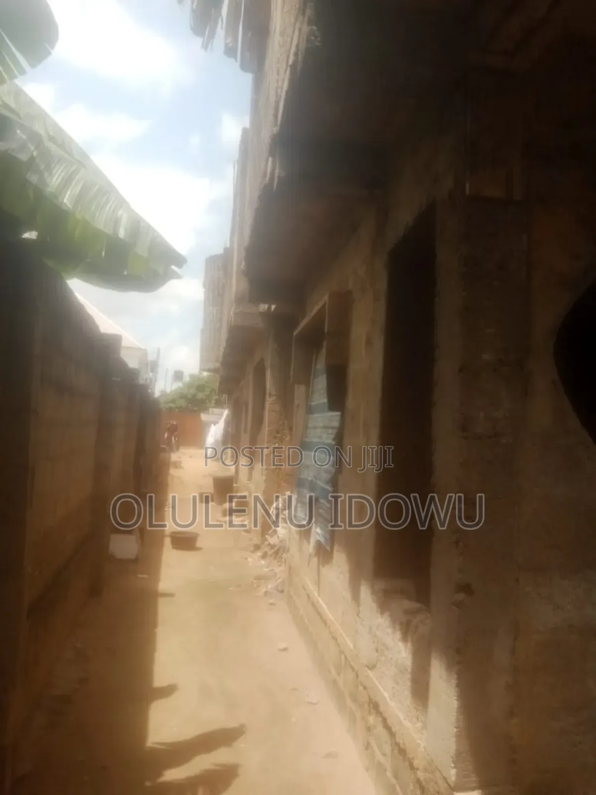 3bdrm Block of Flats in Jakande for sale in Jakande