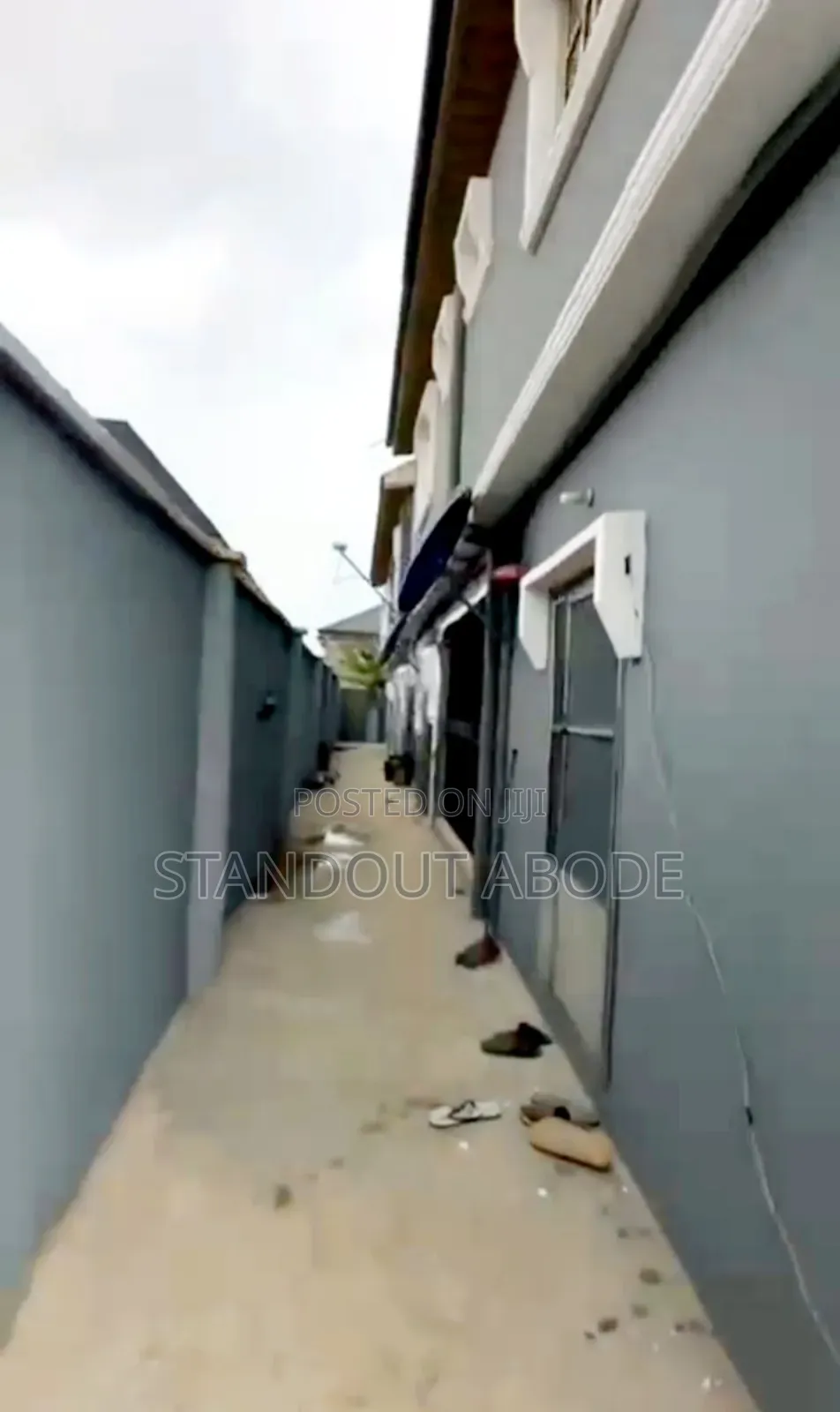 3bdrm Block of Flats in Ige Estate, Alagbado for sale in Alagbado