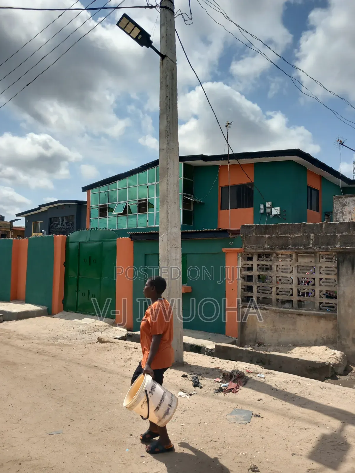 Furnished 14bdrm House in Glass House, Okokomaiko for sale in Okokomaiko