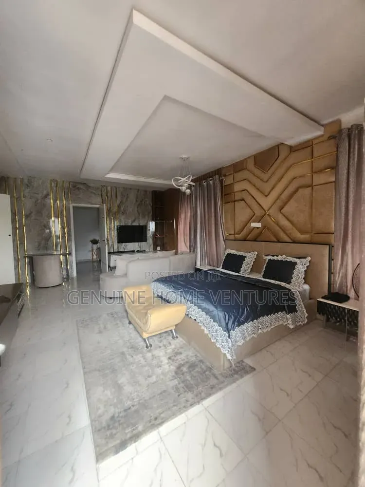 4bdrm Duplex in Thomas Estate for sale in Thomas Estate