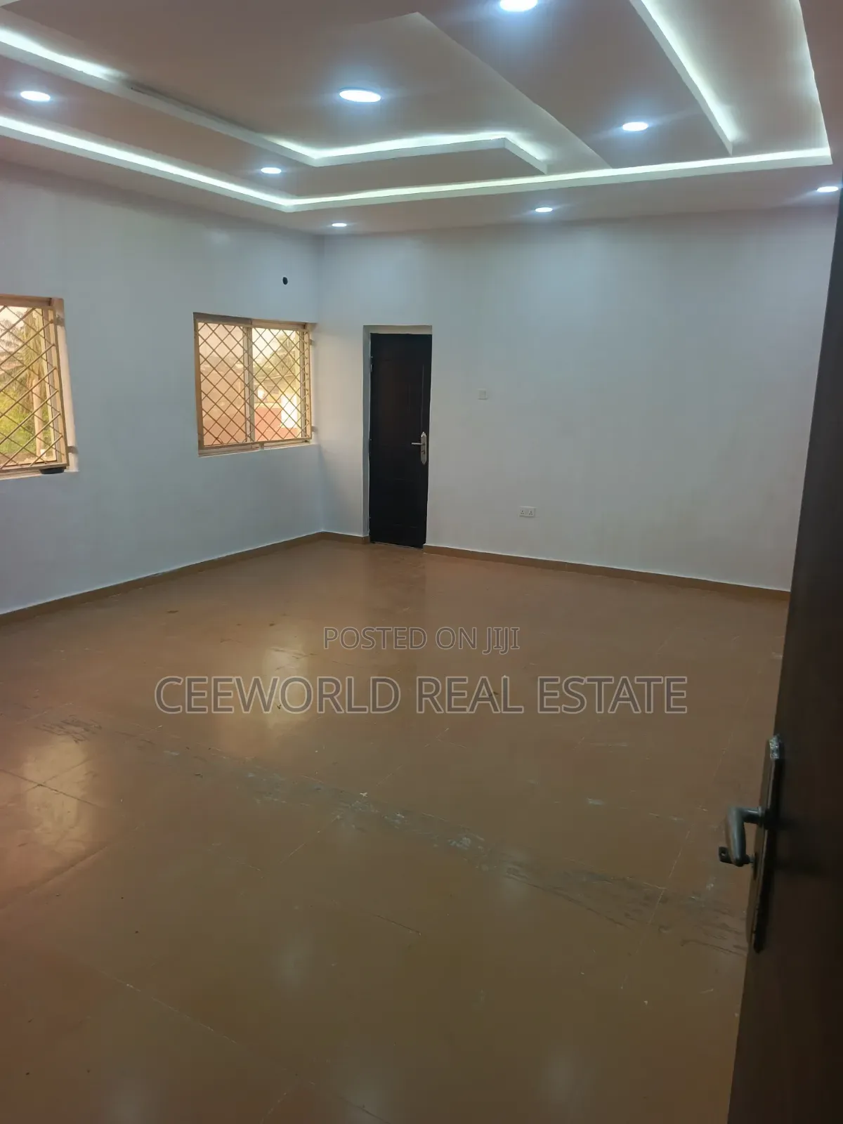 30sqm of Open Space With Manager Office Sat Oluyole Main Estate in Oluyole Estate