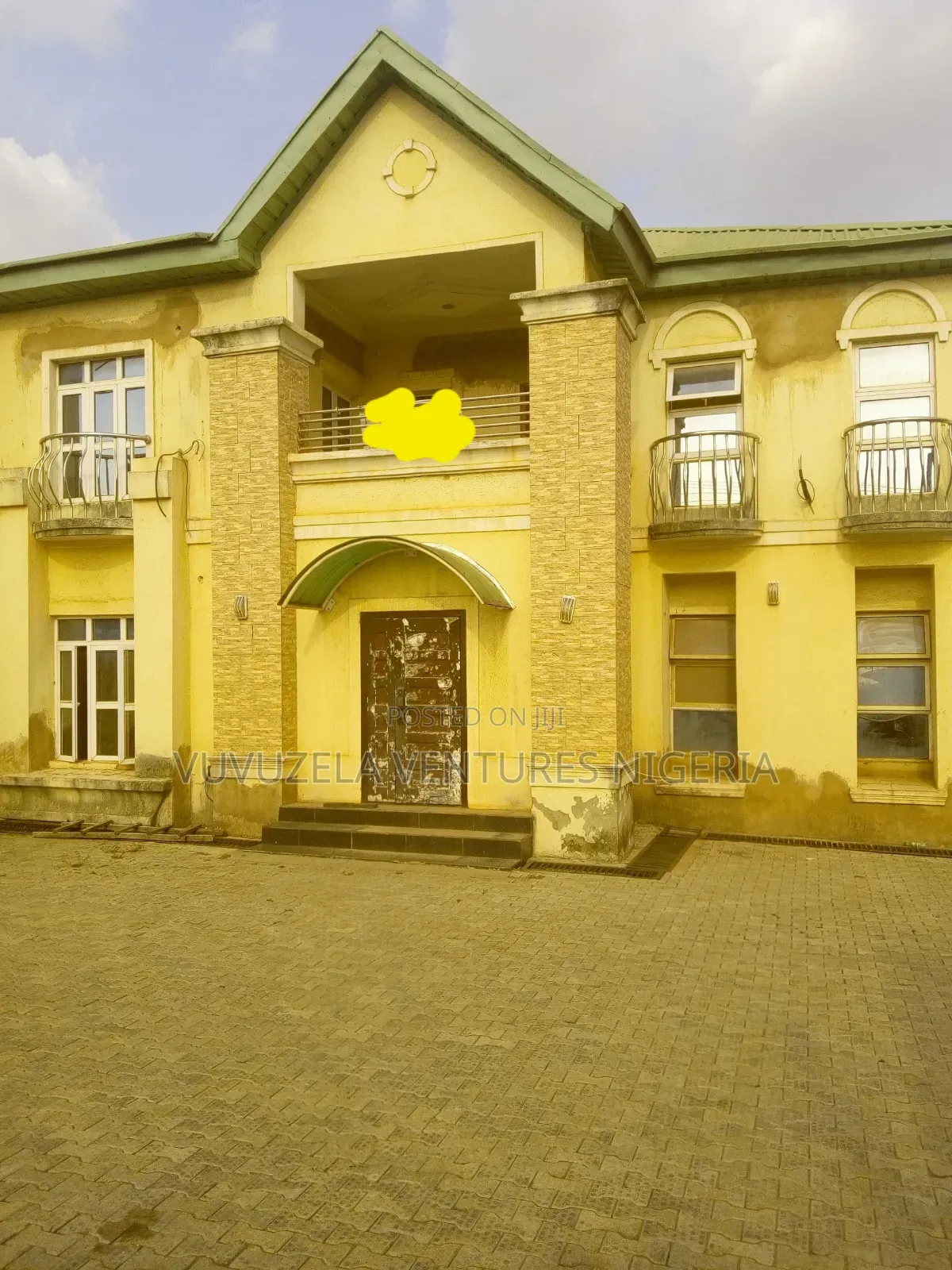 6bdrm Duplex in Gaduwa Estate Main for sale in Gaduwa