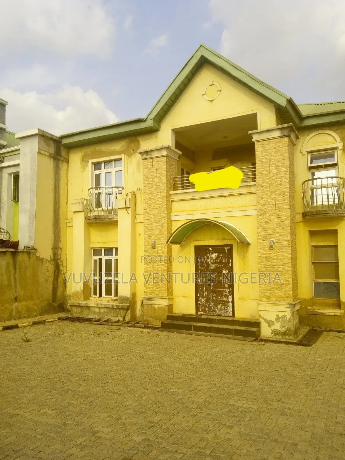 6bdrm Duplex in Gaduwa Estate Main for sale in Gaduwa
