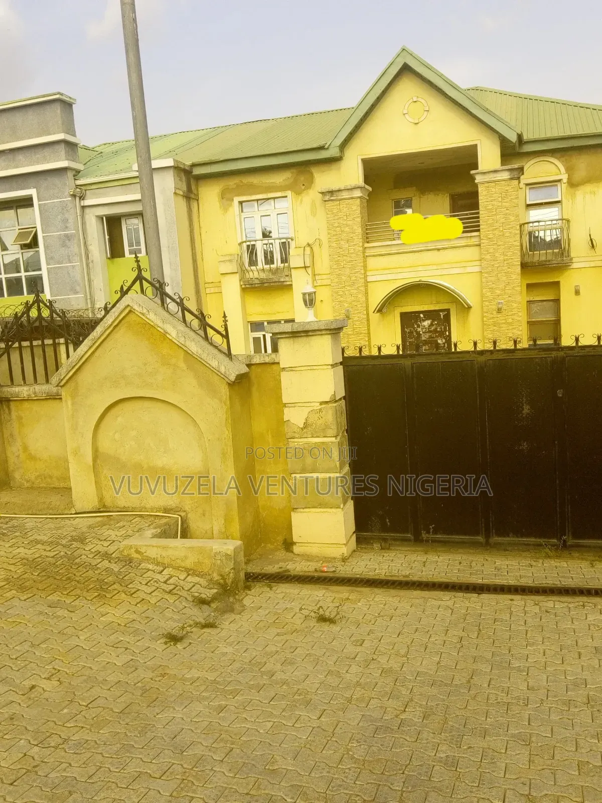 6bdrm Duplex in Gaduwa Estate Main for sale in Gaduwa