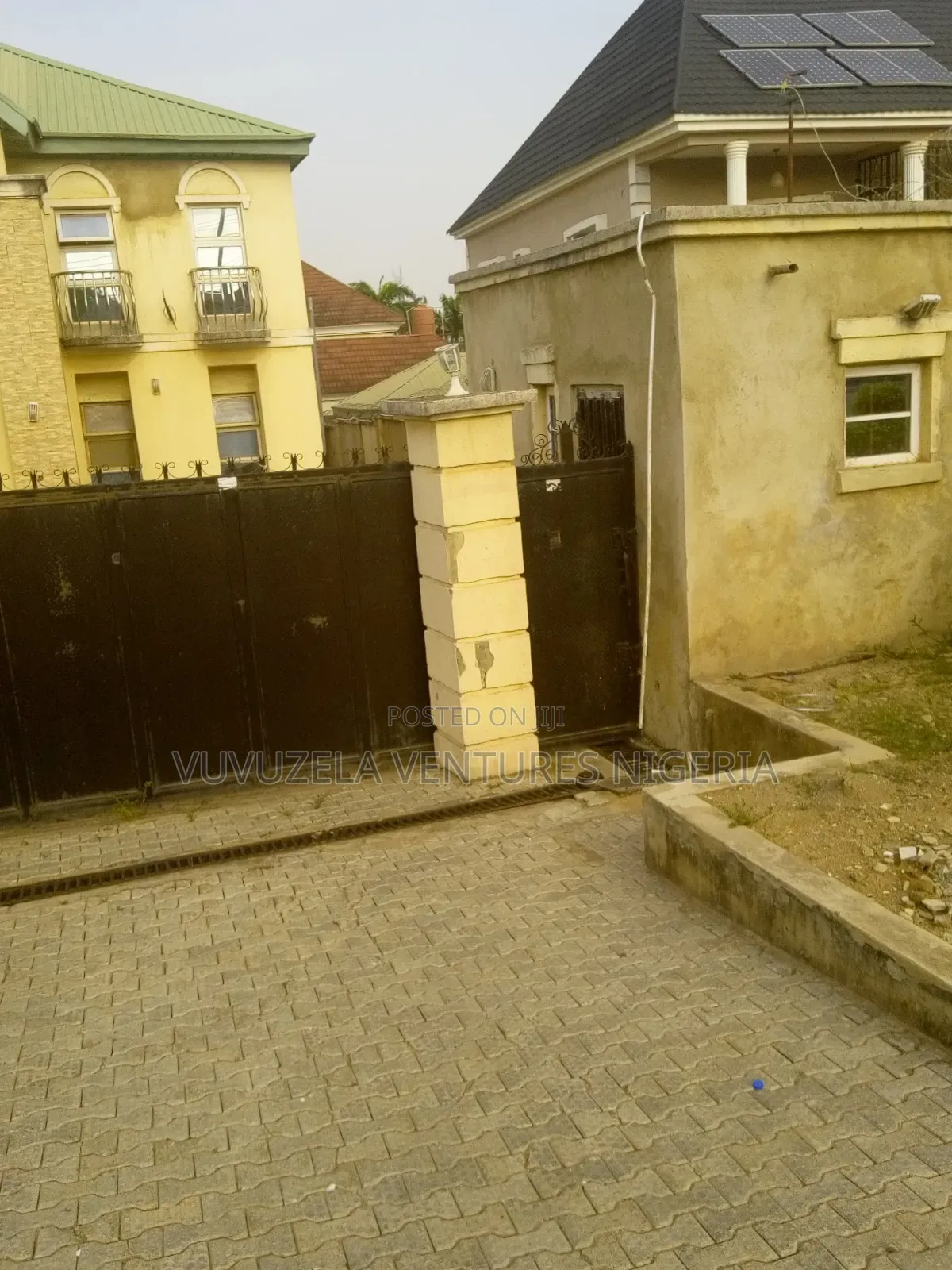 6bdrm Duplex in Gaduwa Estate Main for sale in Gaduwa