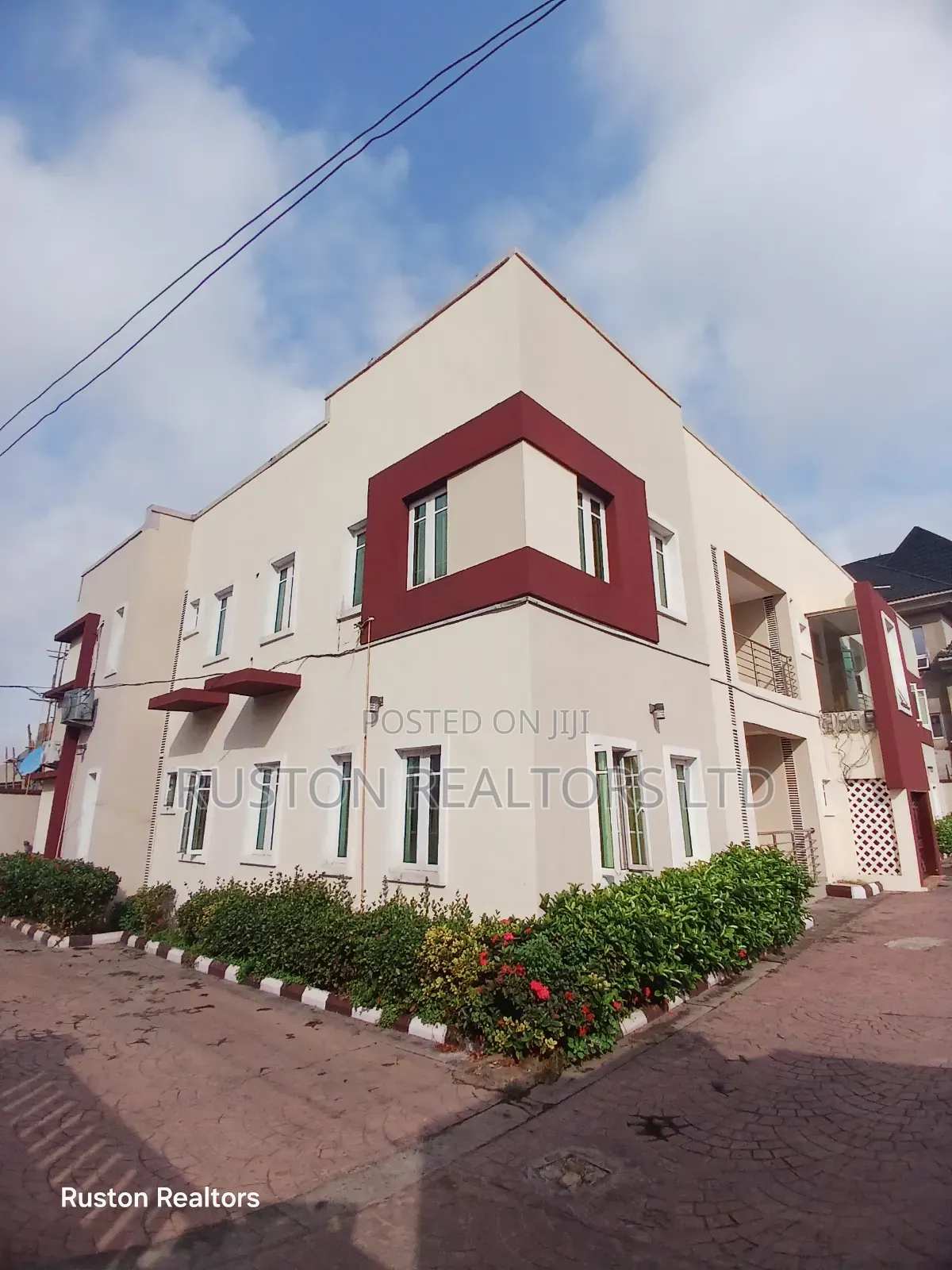 12bdrm Block of Flats in Akobo for sale in Akobo