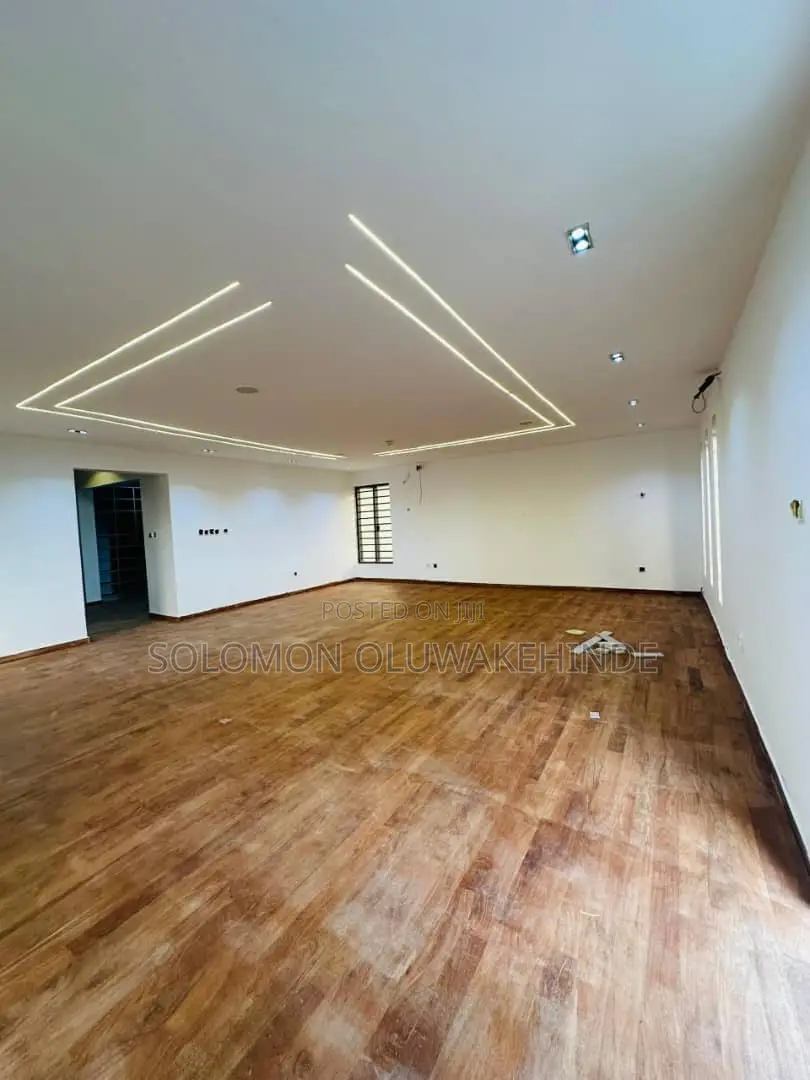 7bdrm Duplex in Ikeja Gra for sale in Ikeja GRA
