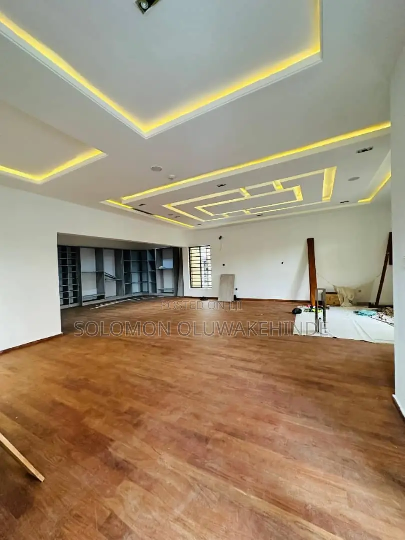 7bdrm Duplex in Ikeja Gra for sale in Ikeja GRA