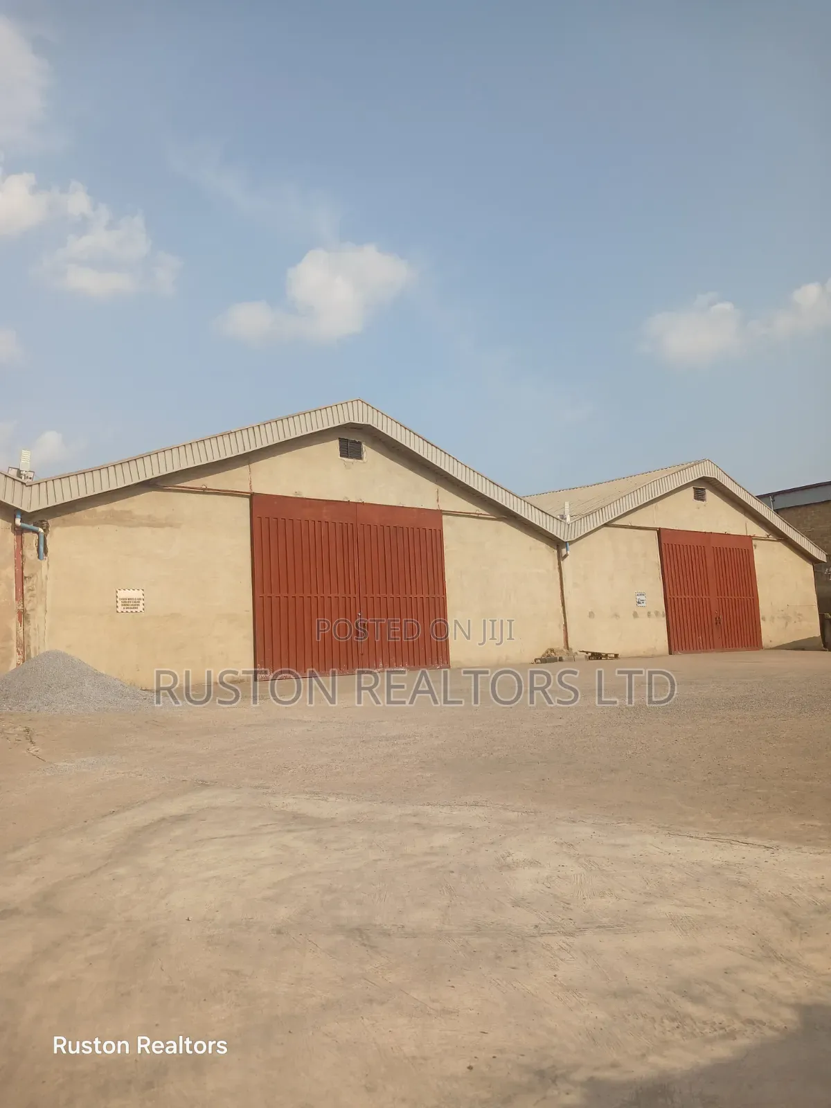 Warehouse Measuring About 1000sm in CHallenge / Ibadan