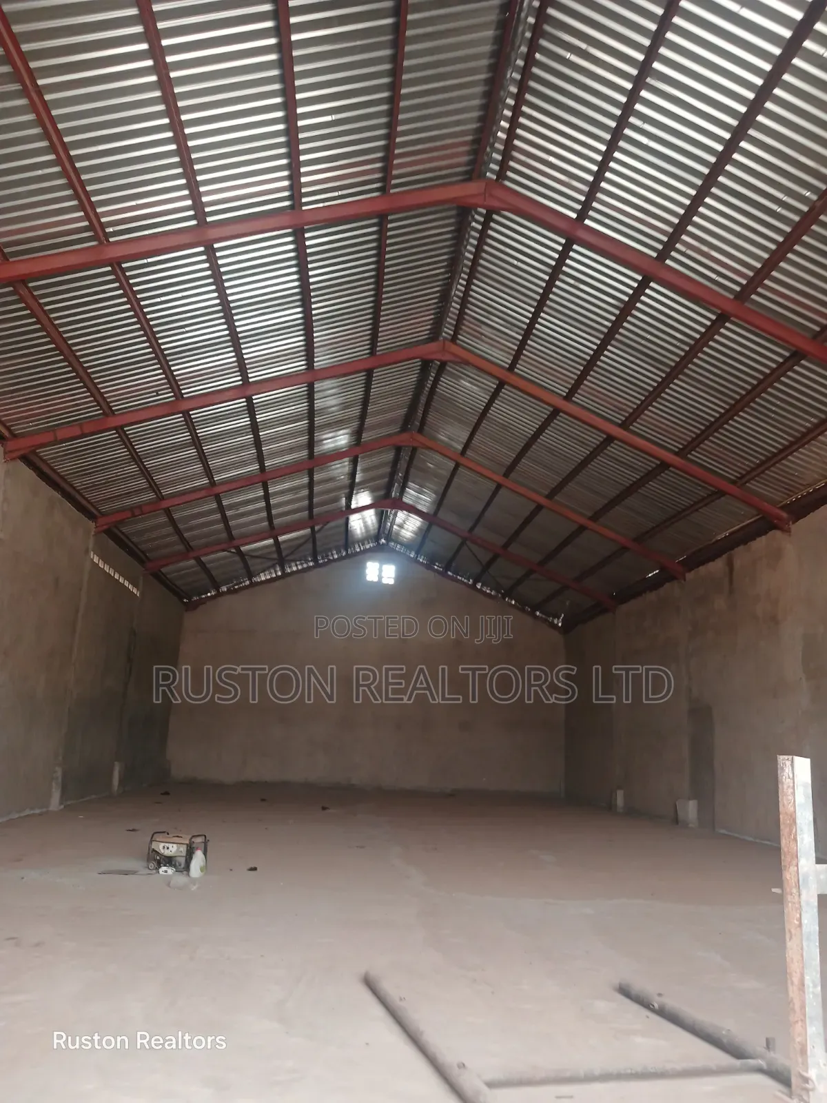 Warehouse Measuring About 1000sm in CHallenge / Ibadan