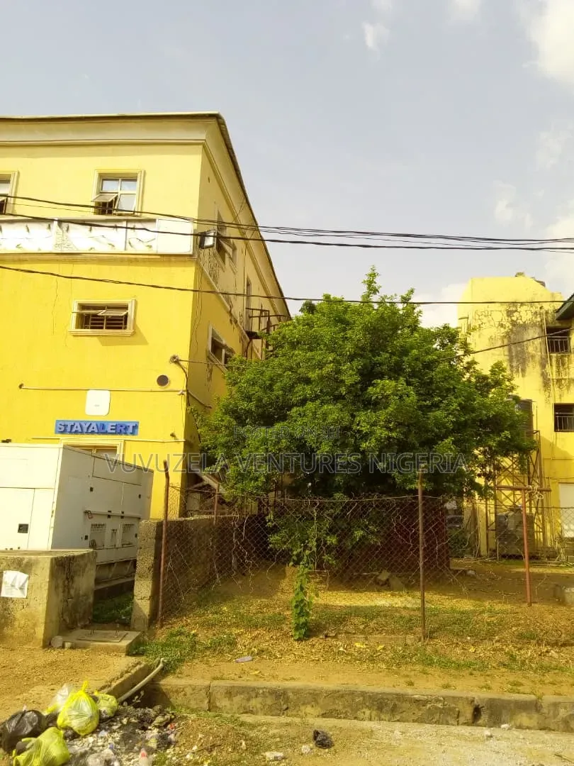 4bdrm Duplex in Gaduwa Estate for sale in Gaduwa