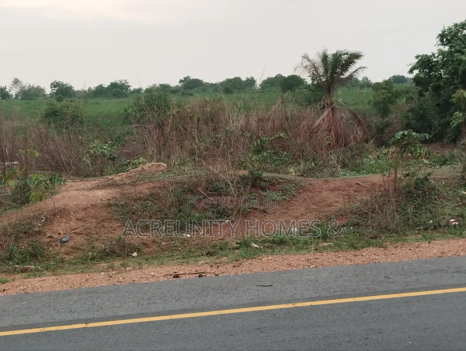 5 Acres of Commercial Land in Prime Area,Iseyin-Ogbomoso Way Oyo State in Iseyin