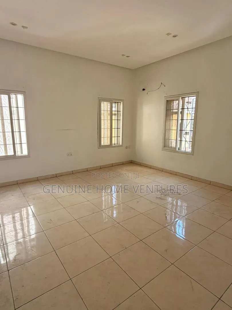 5 Bedroom Commercial Duplex to Let in Lekki Phase One in Lekki Phase 1