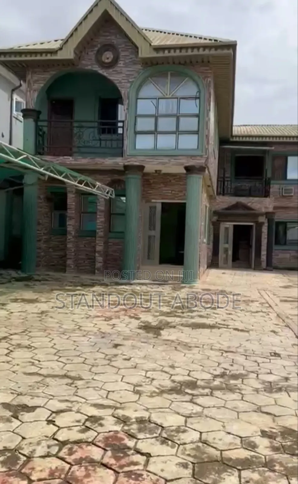 Modern And Functioning 28 Rooms Hotel On 5 Plots For Sale In Igando in Igando / Ikotun/Igando
