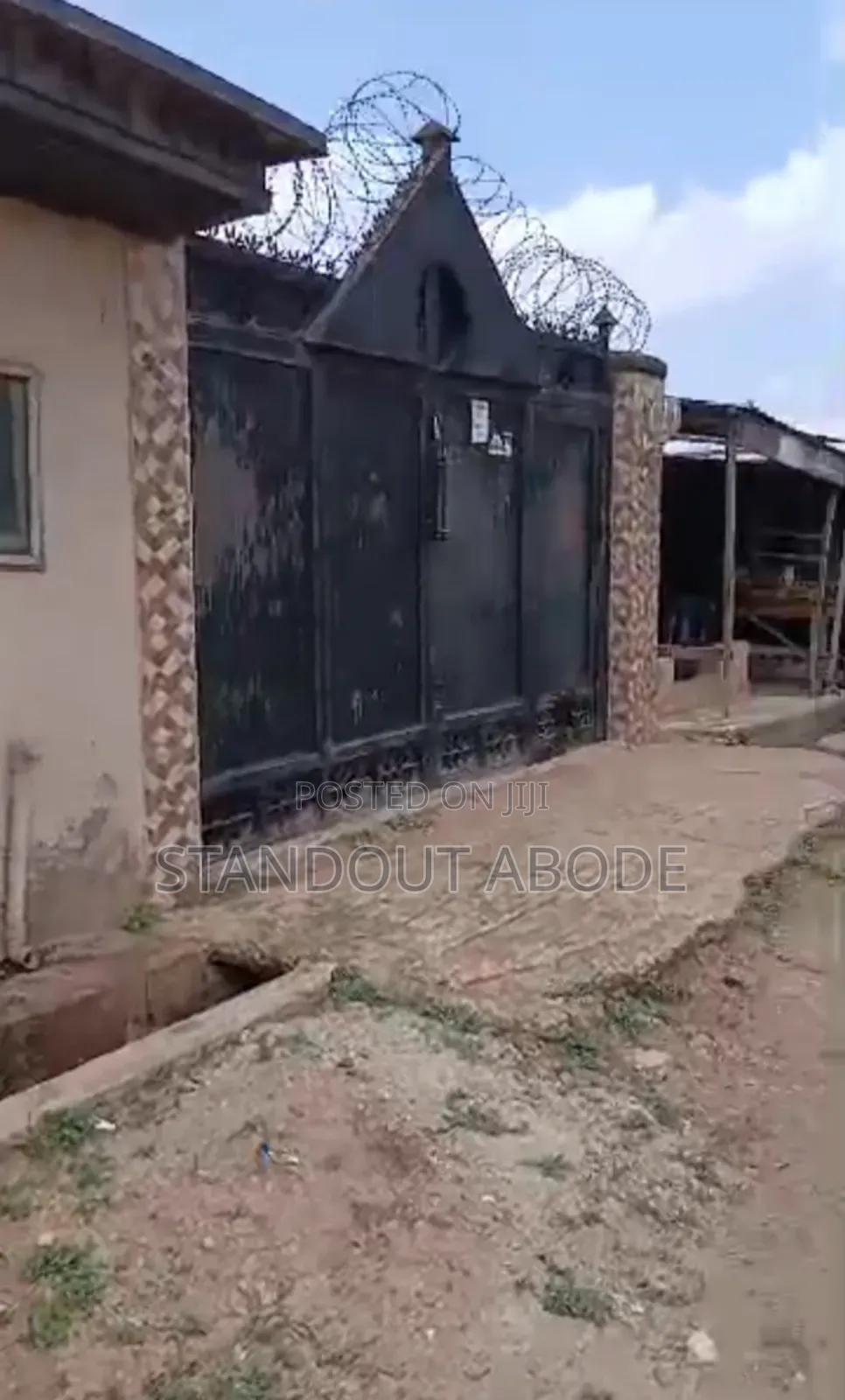 7bdrm Block of Flats in Good Location, Governors Road for sale in Governors Road