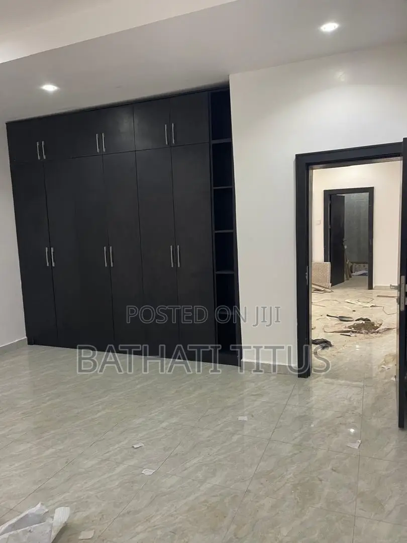 3bdrm Block of Flats in Jahi for sale in Jahi