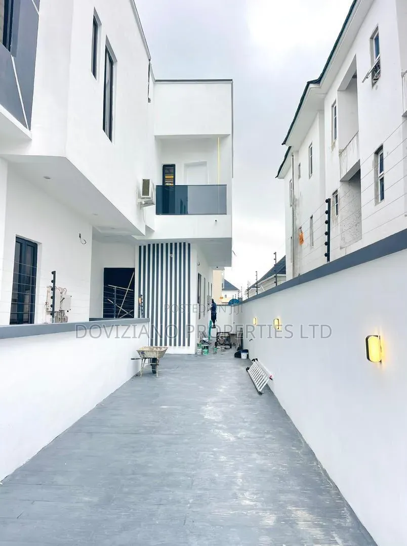4bdrm Duplex in VGC / Ajah for sale in VGC / Ajah