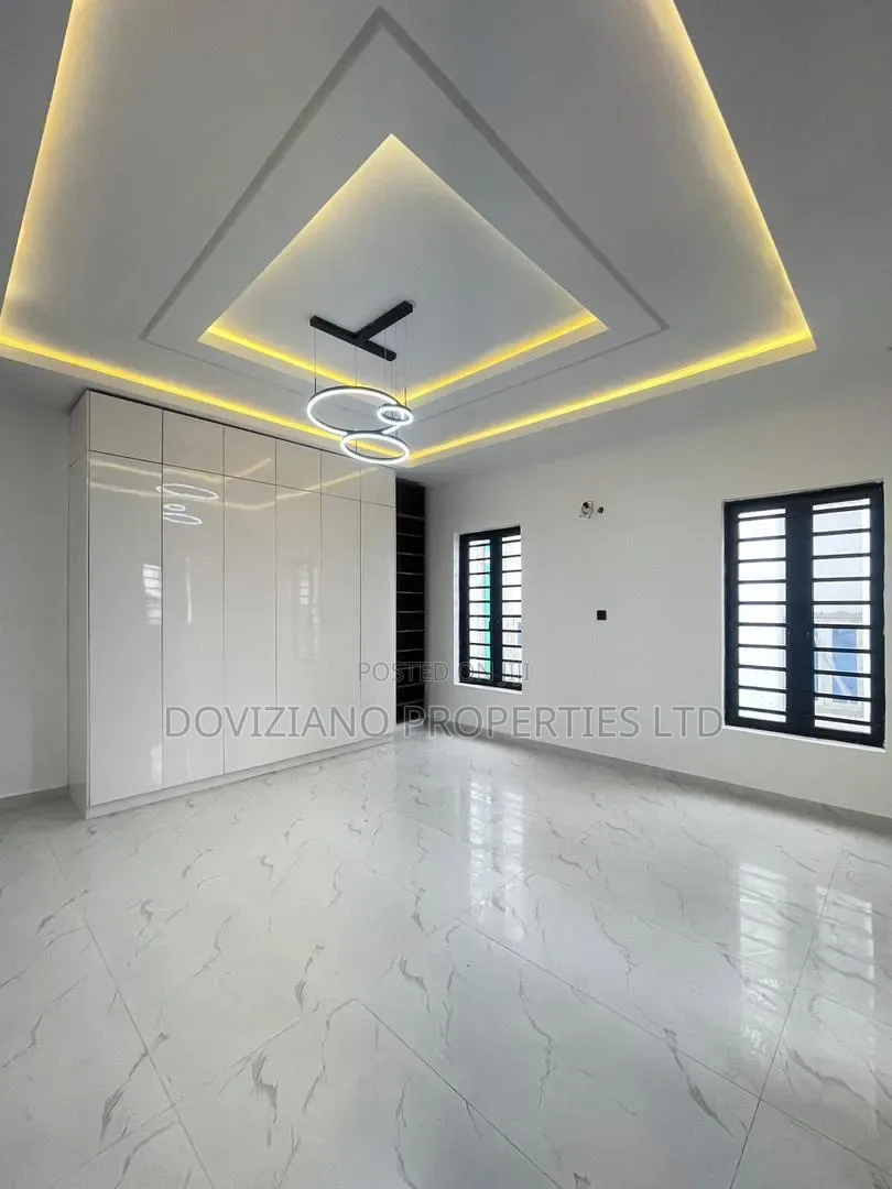 4bdrm Duplex in VGC / Ajah for sale in VGC / Ajah