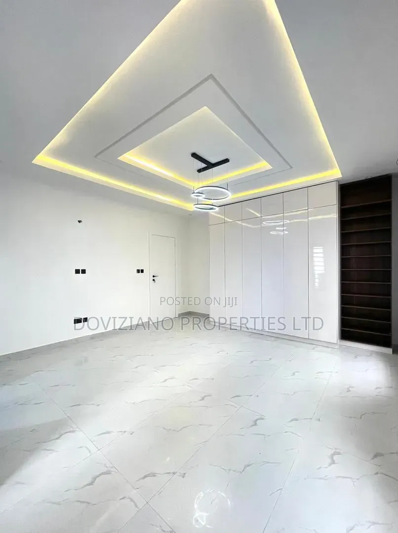 4bdrm Duplex in VGC / Ajah for sale in VGC / Ajah