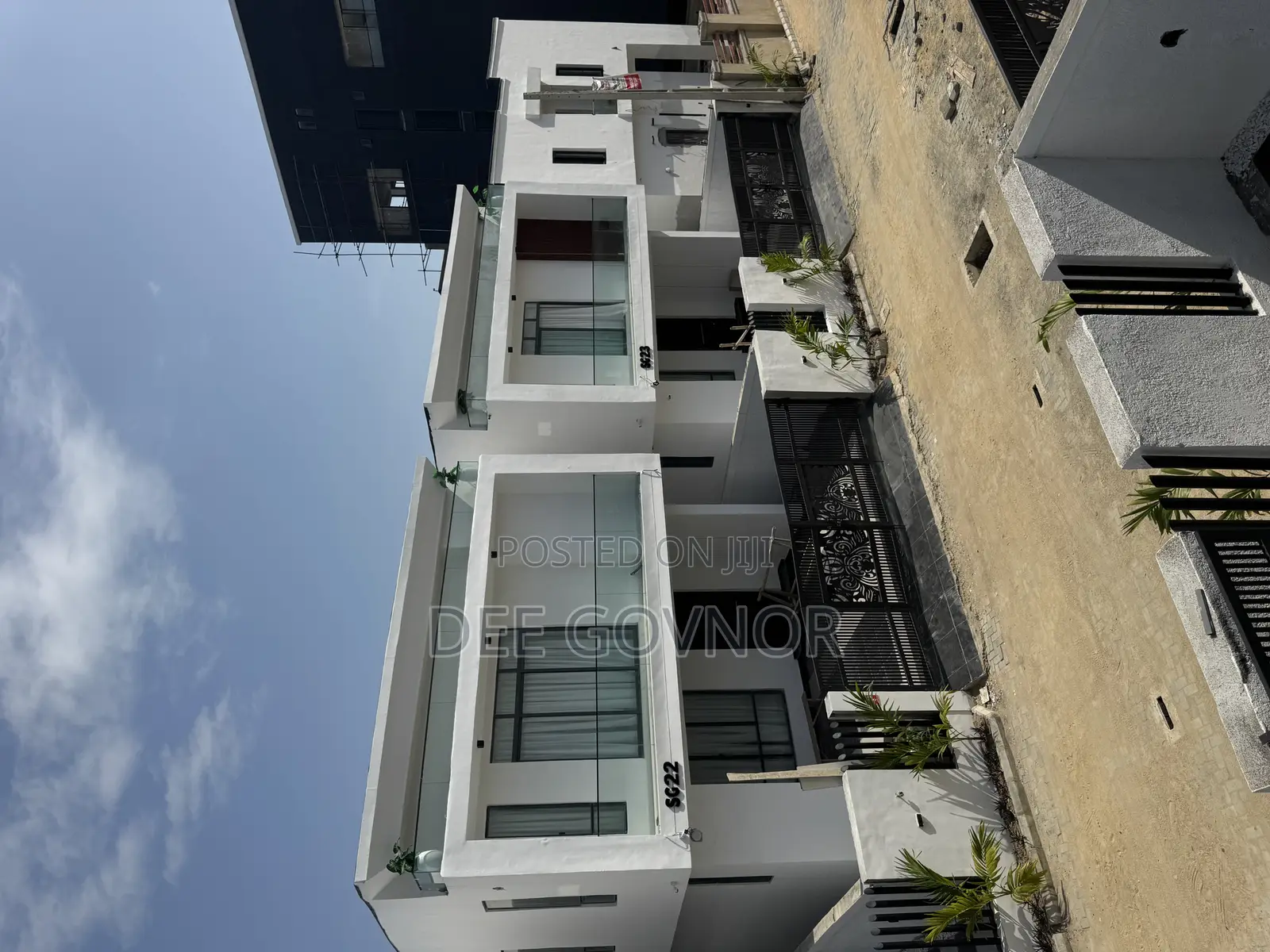 5bdrm Duplex in Chevron Drive, Lekki Phase 2 for sale in Lekki Phase 2