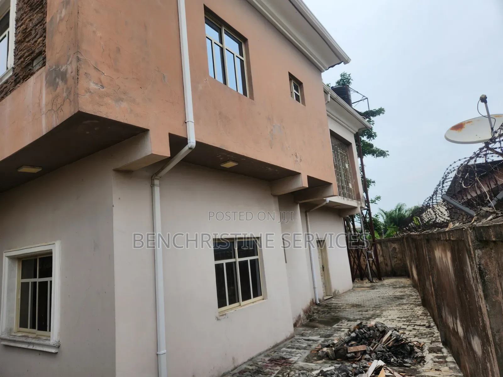 6bdrm Duplex in Iba / Ojo for sale in Iba / Ojo