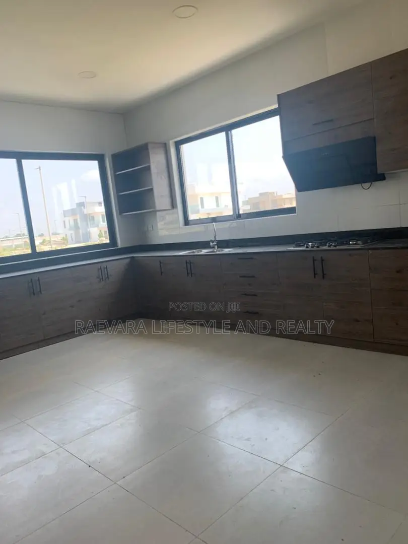 5bdrm Duplex in Ikate for rent in Ikate
