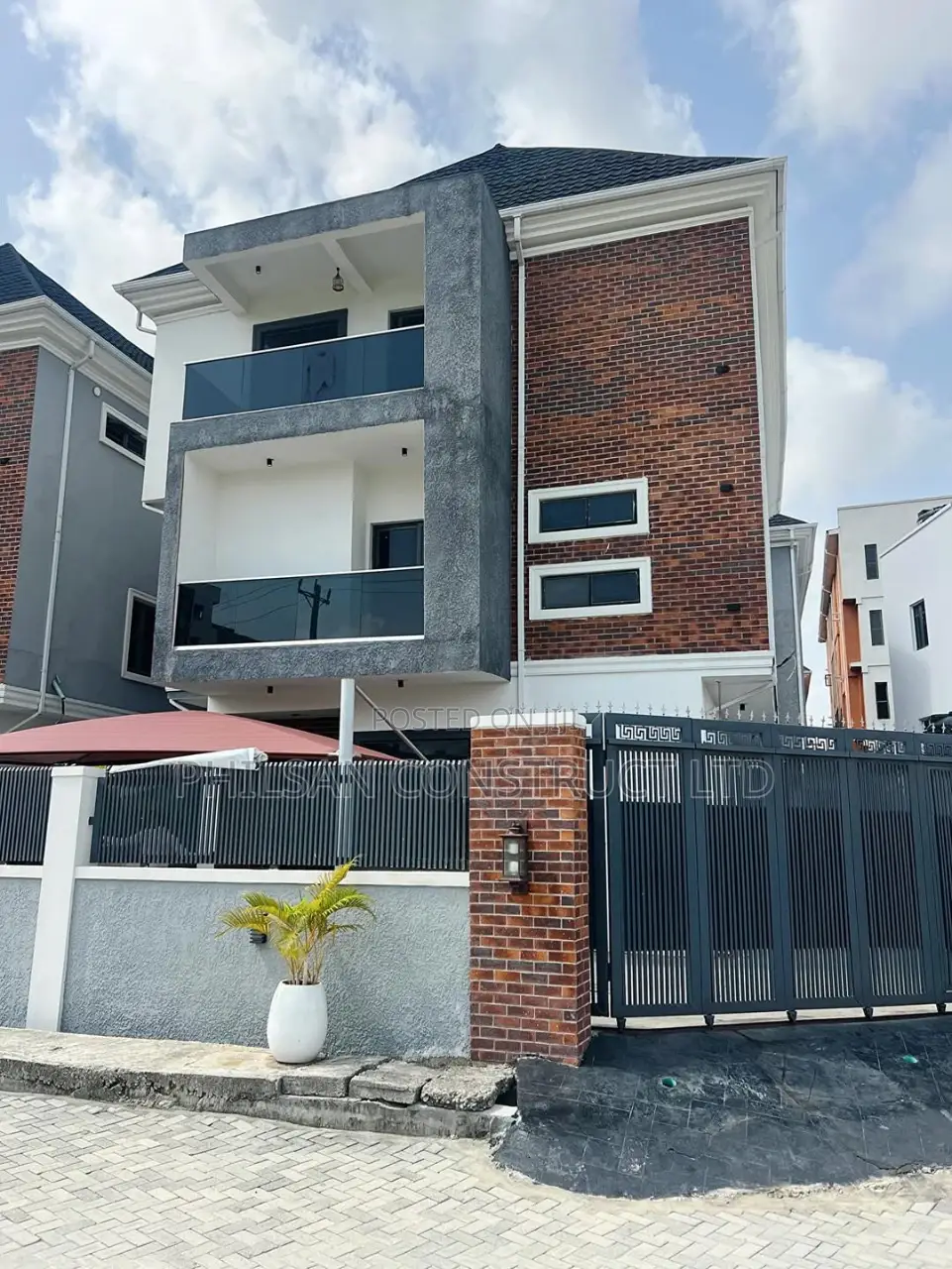 5bdrm Duplex in Lekki.Ikate for sale in Lekki