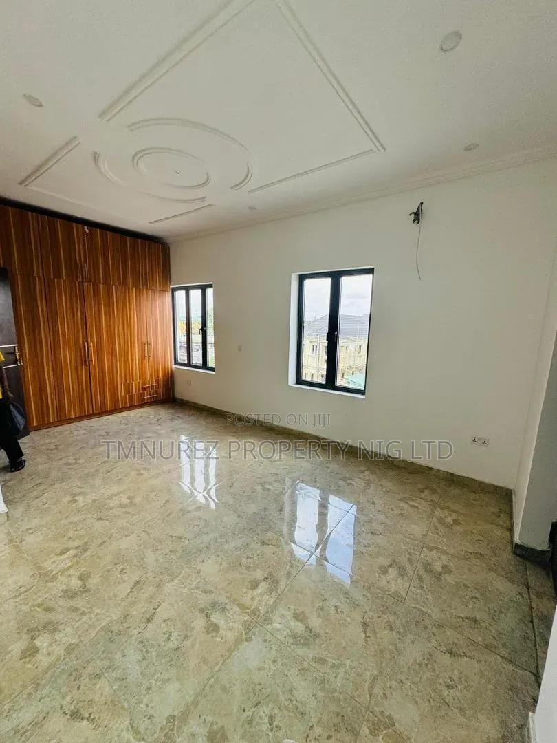 4bdrm Duplex in Yaba Estate for sale in Sabo / Yaba